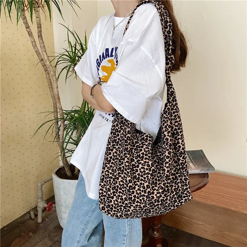 Leopard Print Crossbody Bag Large Capacity Women's Shopping Bag - Image 3