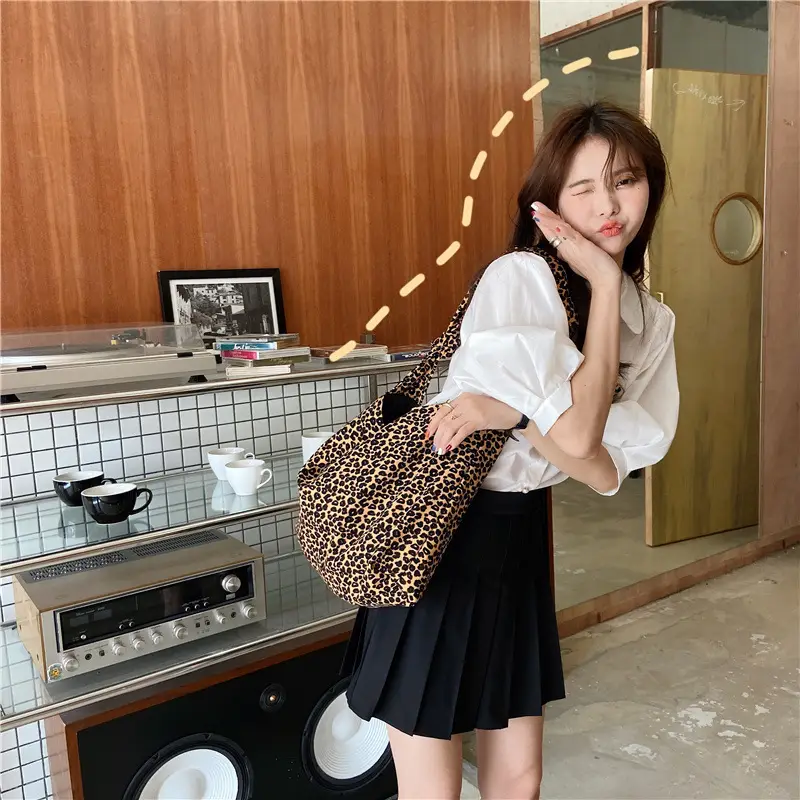 Leopard Print Crossbody Bag Large Capacity Women's Shopping Bag - Image 4