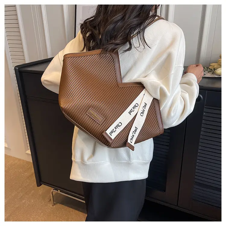 Women's Large Capacity Jersey Striped Shoulder Bag — feature 19