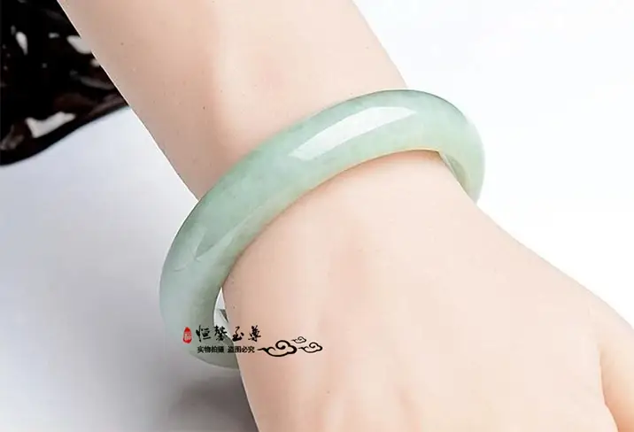 Clearance Random Myanmar Jadeite Bracelet Light Yang Green — feature 8