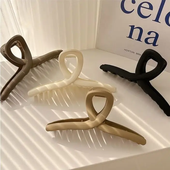 Oversized Hair Clips 13cm Milk Curry Frosted Cross — feature 3