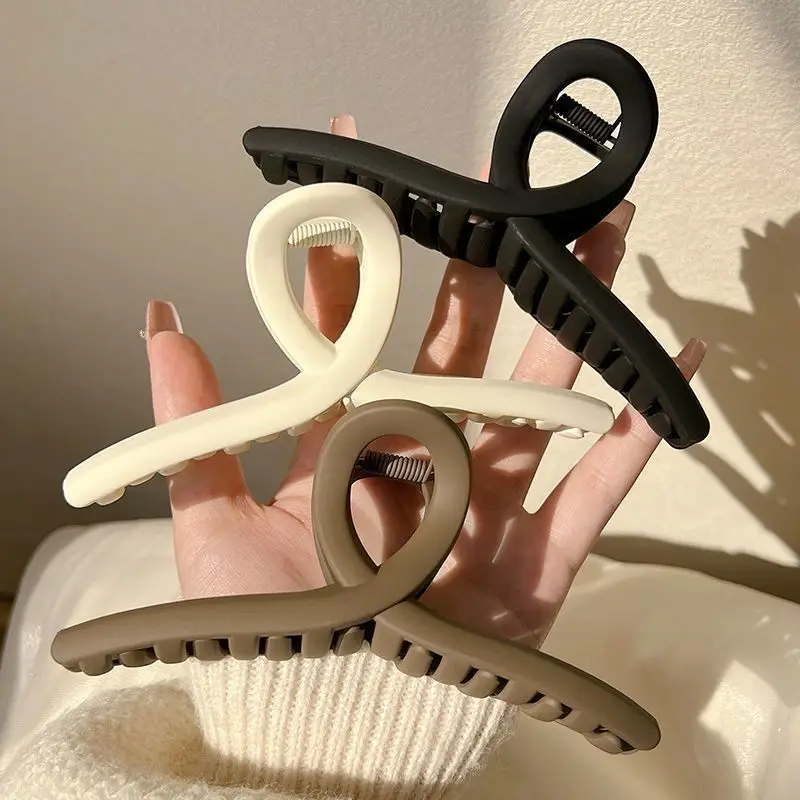 Oversized Hair Clips 13cm Milk Curry Frosted Cross — feature 5
