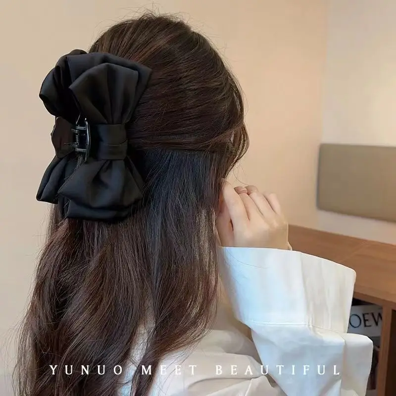 Red Shark Clip for Women's Hair Pony — feature 7