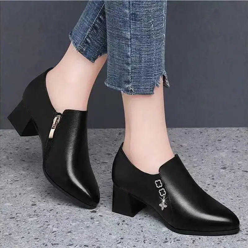Women's Black Leather Heel Boots with Zipper Closure - Image 3