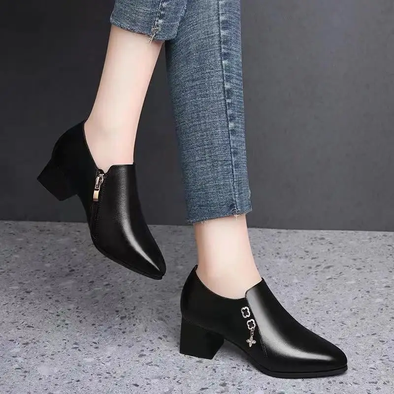 Women's Black Leather Heel Boots with Zipper Closure — feature 3