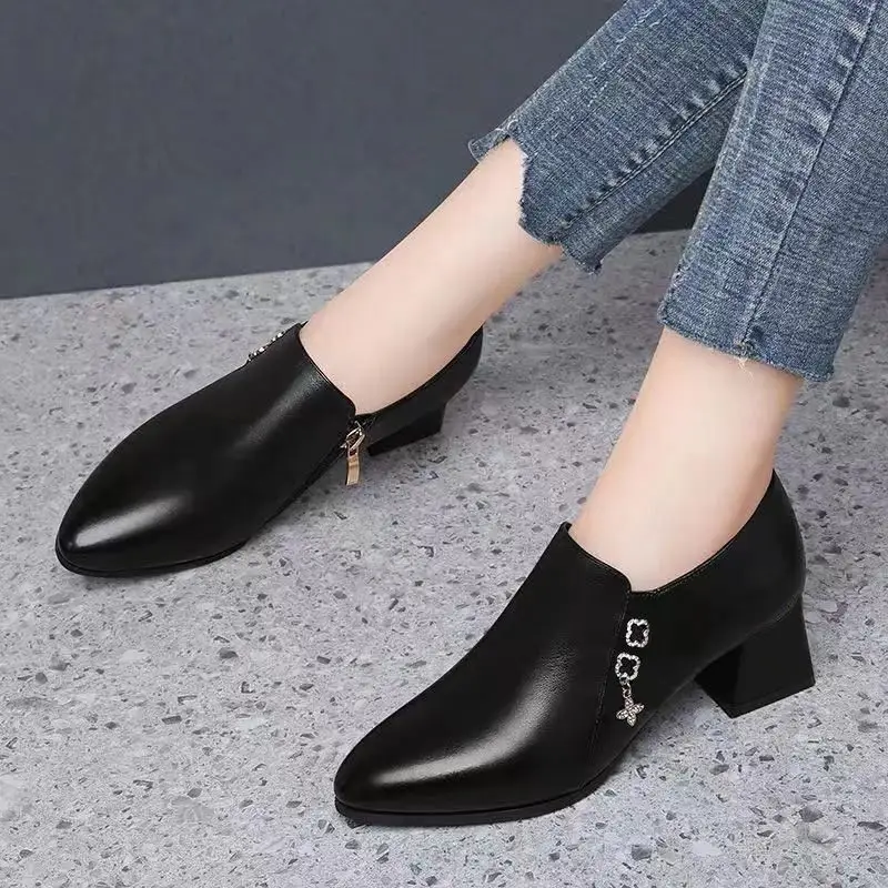 Women's Black Leather Heel Boots with Zipper Closure — feature 4