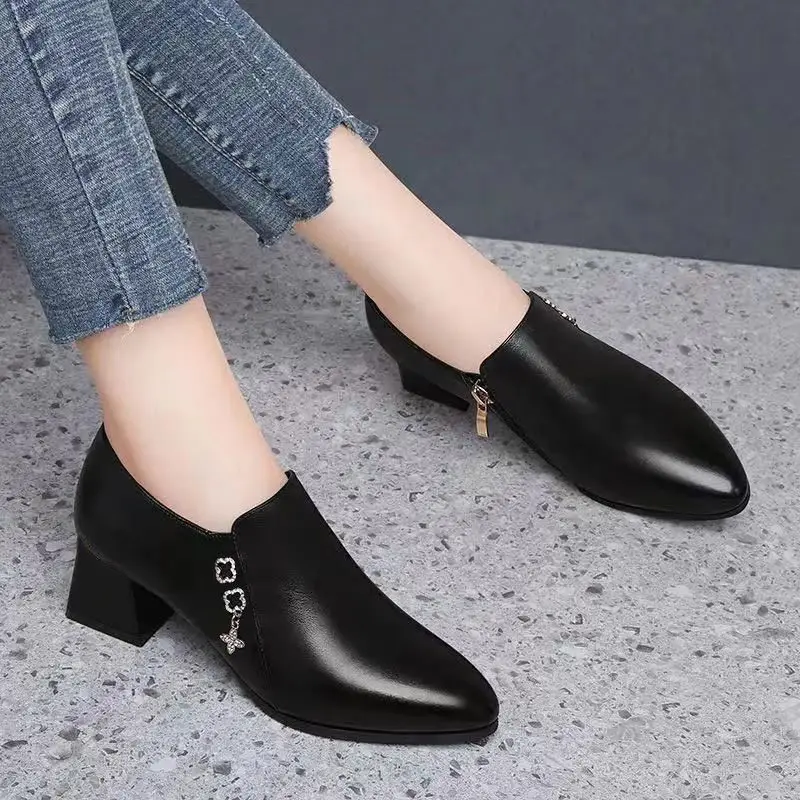 Women's Black Leather Heel Boots with Zipper Closure — feature 6