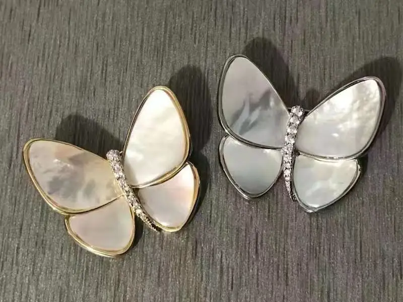 Pearl-Enriched Butterfly Brooch with Diamond Details — feature 3