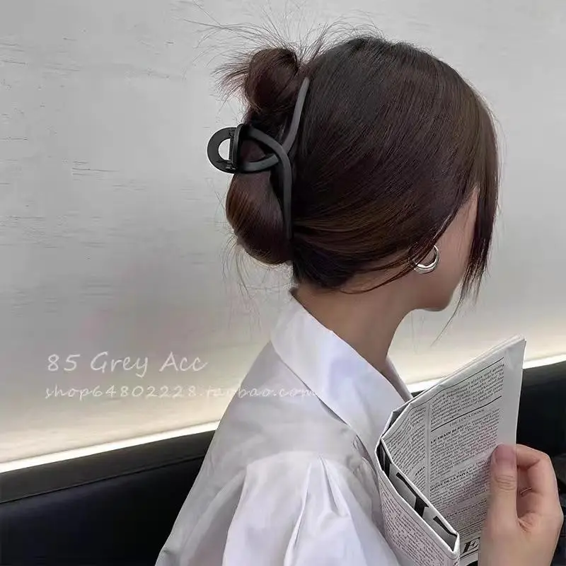 13cm Oversized Acrylic Shark Hair Clip for Women