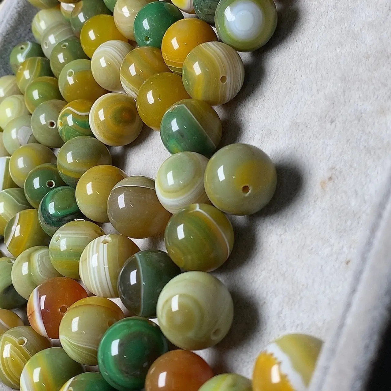 Yellow-Green Silk Wrapped Agate Round Beads - Image 4