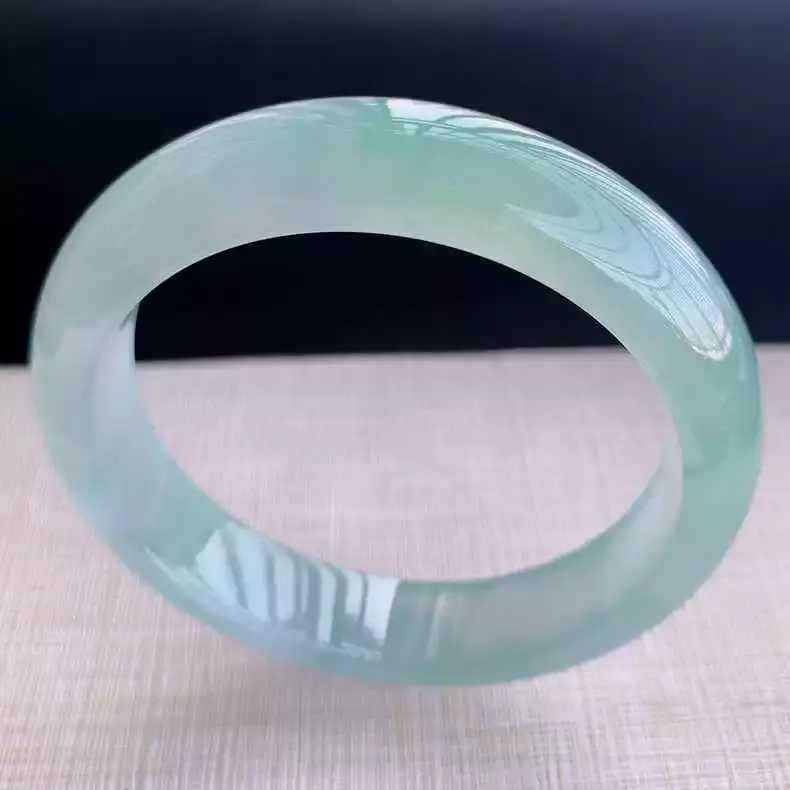 Natural Burmese Jade Bracelet Light Sun Green A-Grade — feature 4