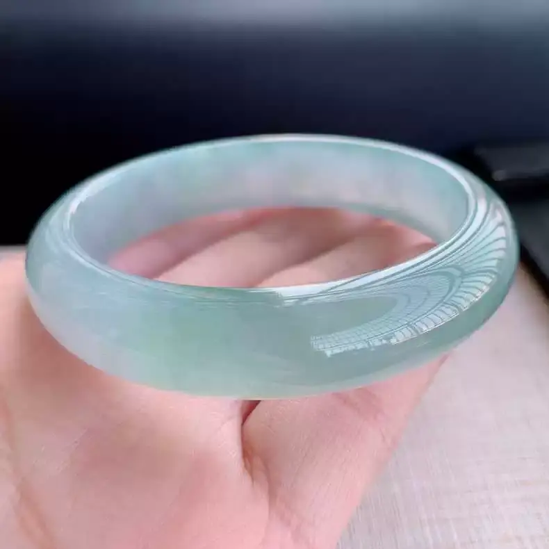 Natural Burmese Jade Bracelet Light Sun Green A-Grade — feature 7