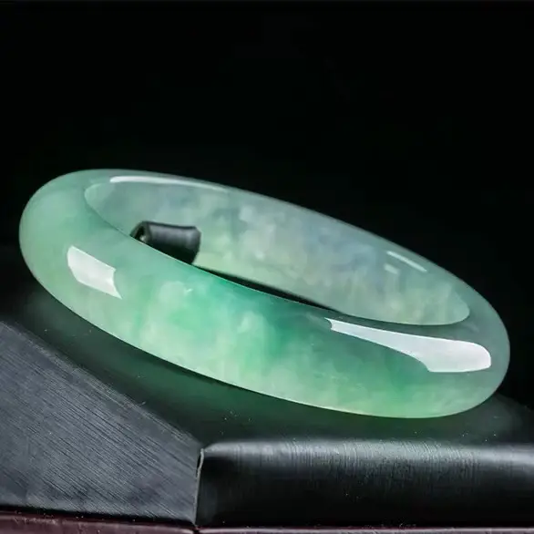 Natural Burmese Jade Bracelet Light Sun Green A-Grade — feature 4