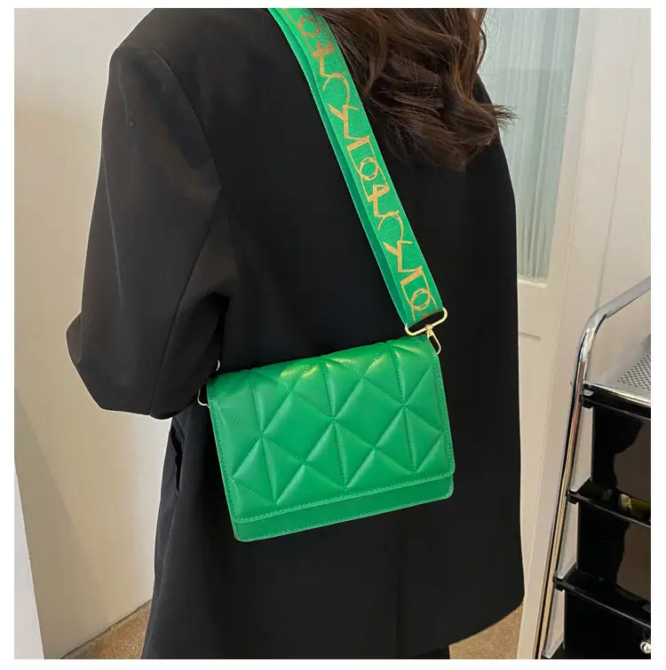 Black Rhombic Shoulder Bag Women 2023 — feature 11