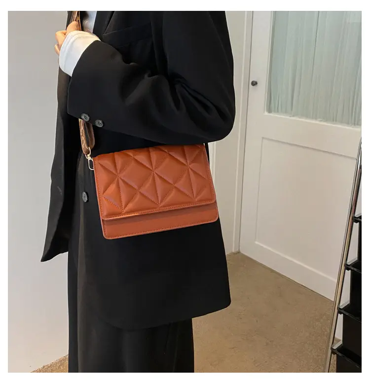 Black Rhombic Shoulder Bag Women 2023 — feature 12