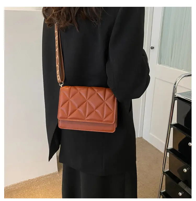Black Rhombic Shoulder Bag Women 2023 — feature 14