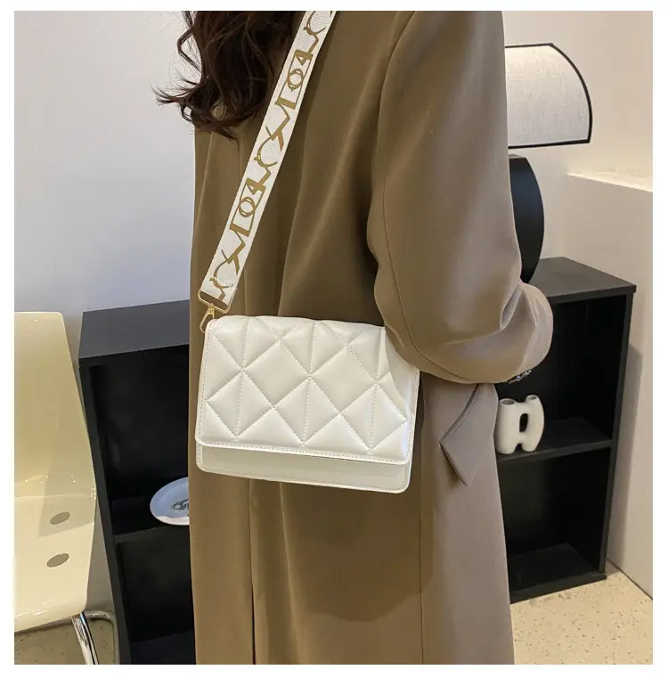 Black Rhombic Shoulder Bag Women 2023 — feature 15