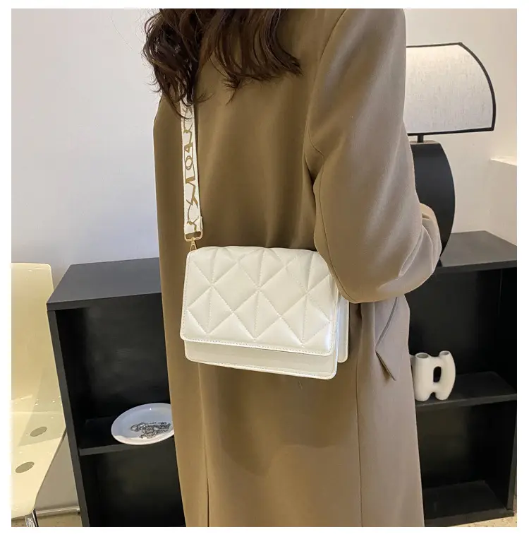 Black Rhombic Shoulder Bag Women 2023 — feature 17