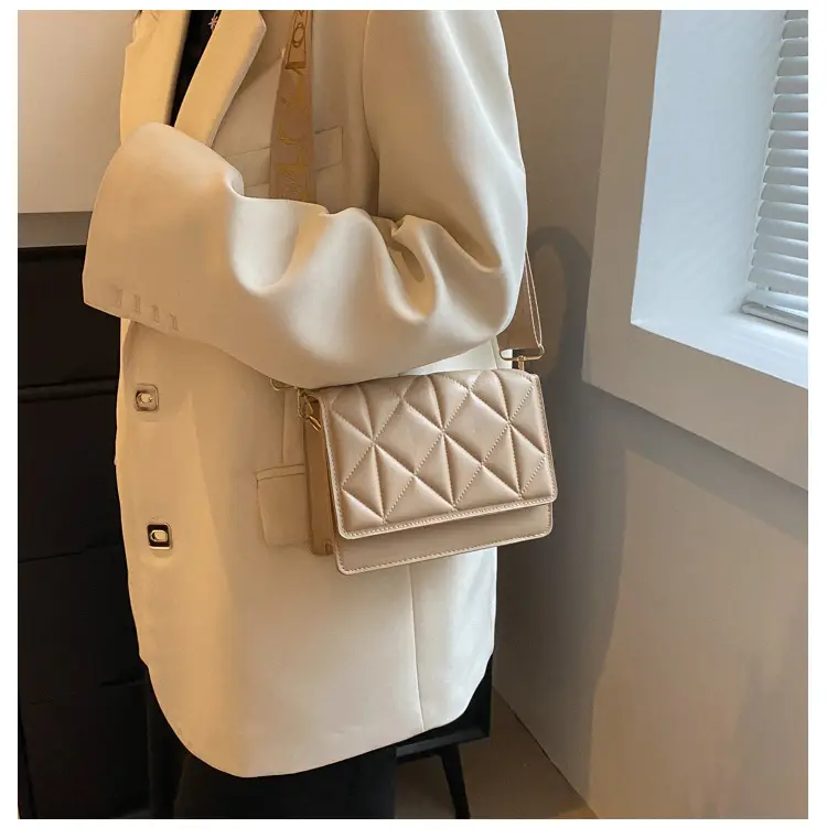 Black Rhombic Shoulder Bag Women 2023 — feature 19