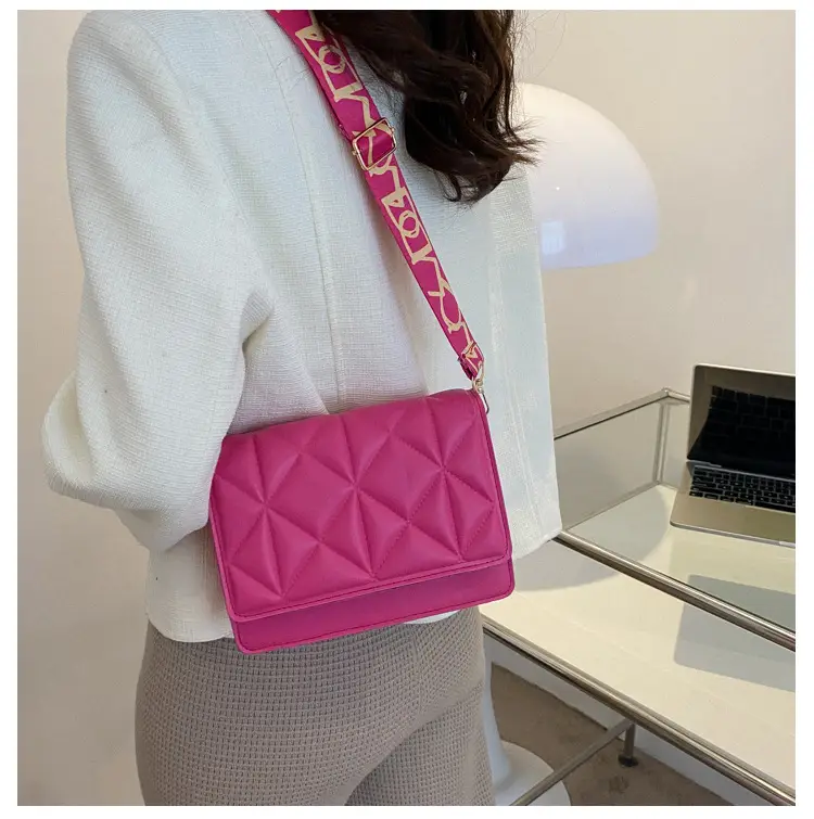 Black Rhombic Shoulder Bag Women 2023 — feature 21