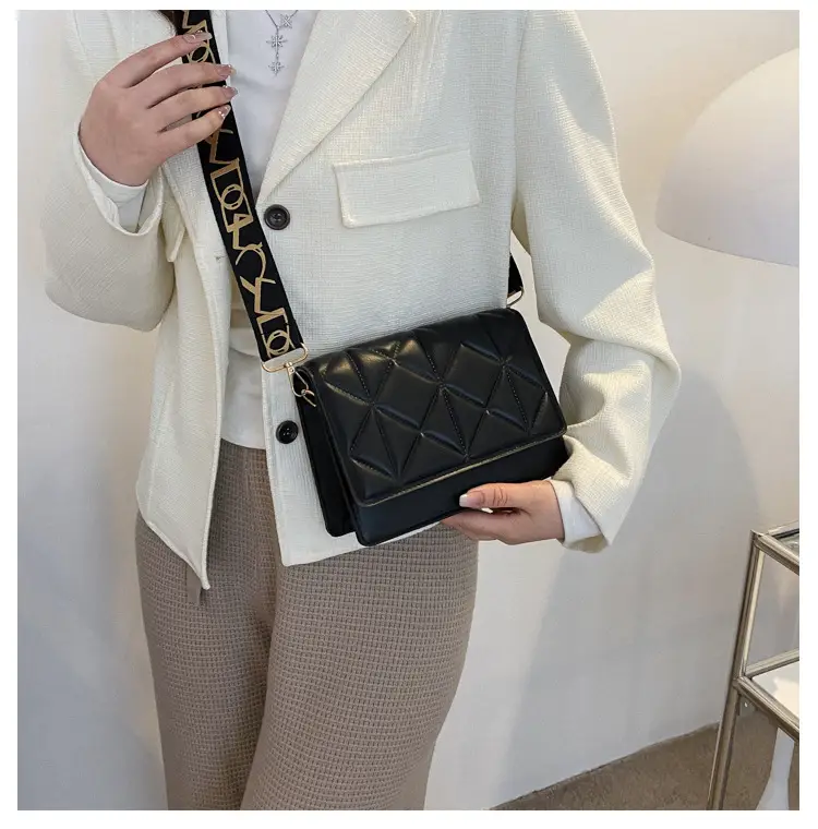 Black Rhombic Shoulder Bag Women 2023 — feature 25