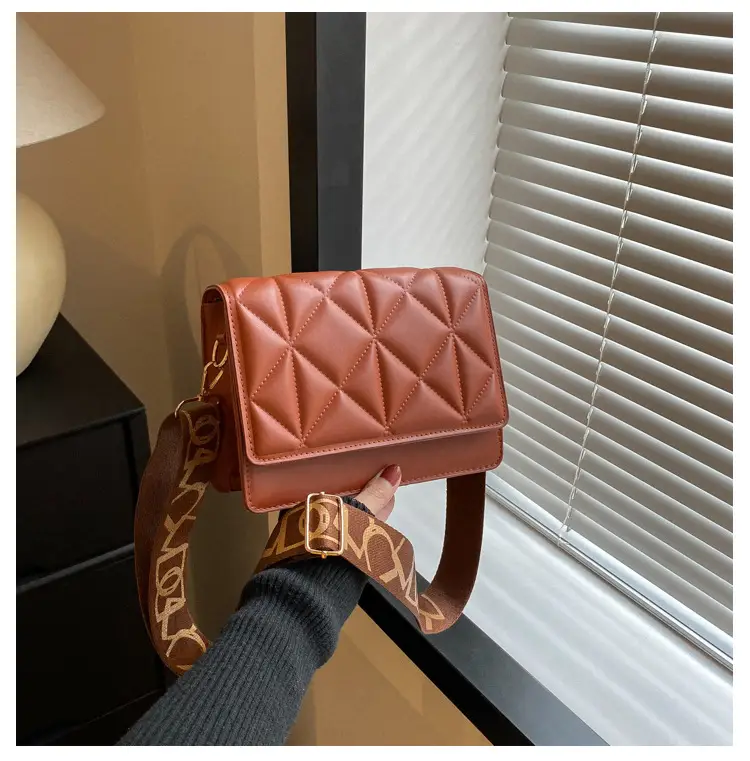 Black Rhombic Shoulder Bag Women 2023 — feature 27