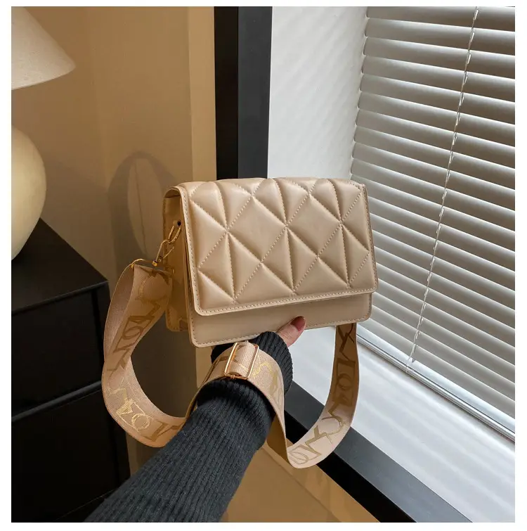 Black Rhombic Shoulder Bag Women 2023 — feature 28