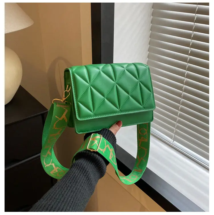 Black Rhombic Shoulder Bag Women 2023 — feature 30