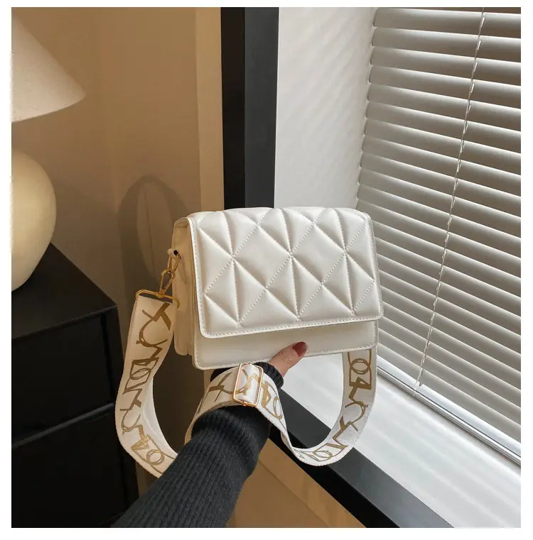 Black Rhombic Shoulder Bag Women 2023 — feature 32
