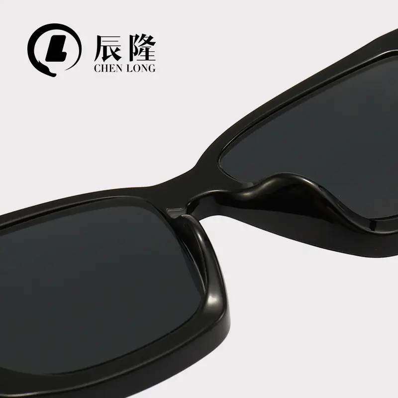 Women's Butterfly Driving Sunglasses Black 8244T - Image 10