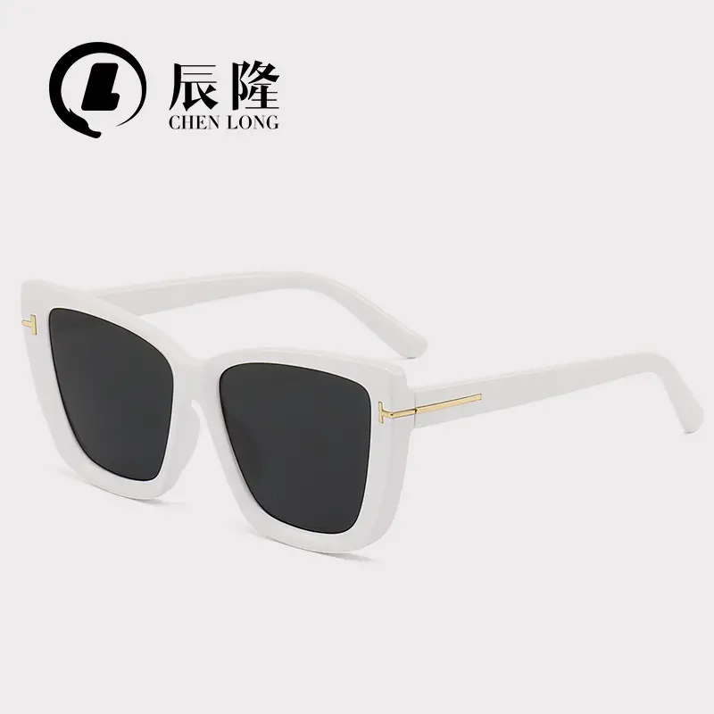 Women's Butterfly Driving Sunglasses Black 8244T - Image 2