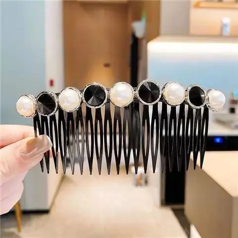Pearl Pearl Hair Comb for Women - Image 4