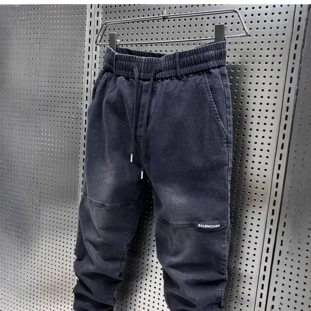 Men Black Slim Fit Cropped Harem Pants with Embroidered Stitching - Image 6