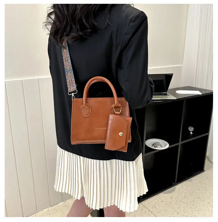 Women's Beige Shoulder Messenger Bag with Printed Strap — feature 14