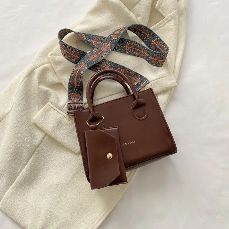 Women's Beige Shoulder Messenger Bag with Printed Strap - Image 4