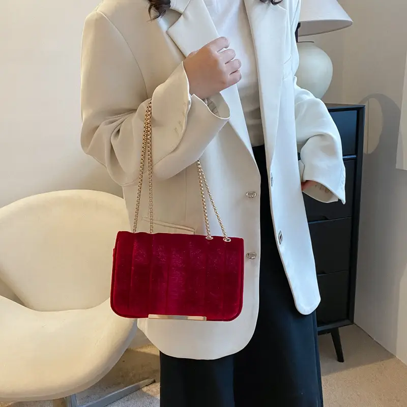 Women Velvet Chain Shoulder Bag Red Spring 2023 - Image 6