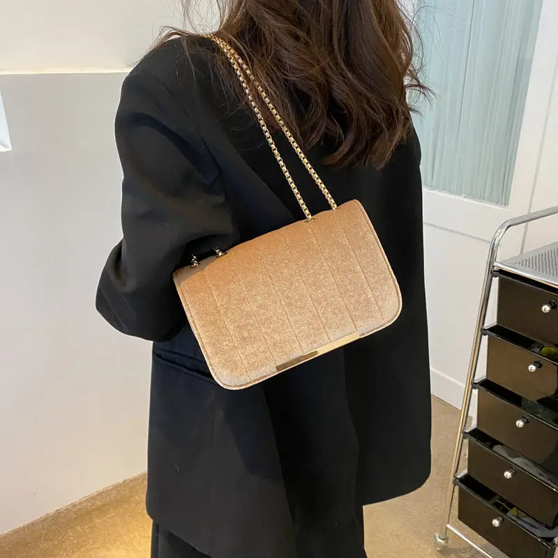 Women Velvet Chain Shoulder Bag Red Spring 2023 - Image 7