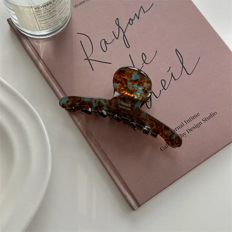 Elegant Acetic Acid Hair Clip for Women Medium Size