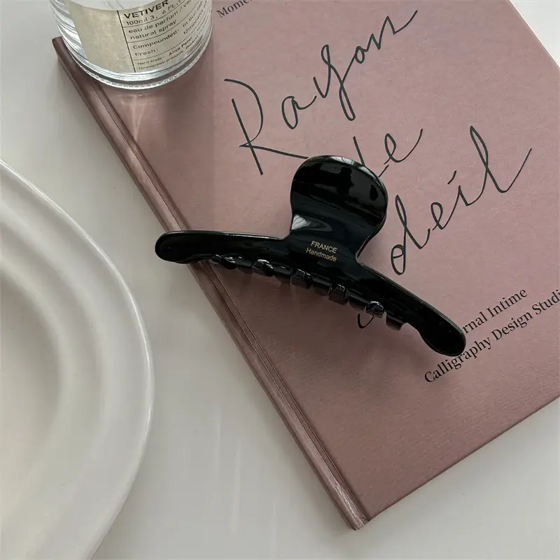 Elegant Acetic Acid Hair Clip for Women Medium Size