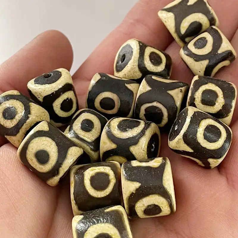 Factory Wholesale Natural Agate 14x15mm High Oil Antique Tooth Yellow Three Eye Beads - Image 2
