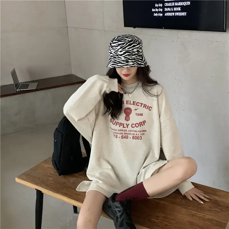 Women's Loose Sweatshirt T-Shirt with Crossbody Bag — feature 8