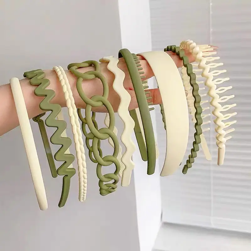 Anti-Slip Toothed Hairband for Women with Bangs