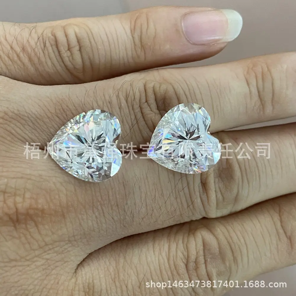 heart moissanite (19).JPG