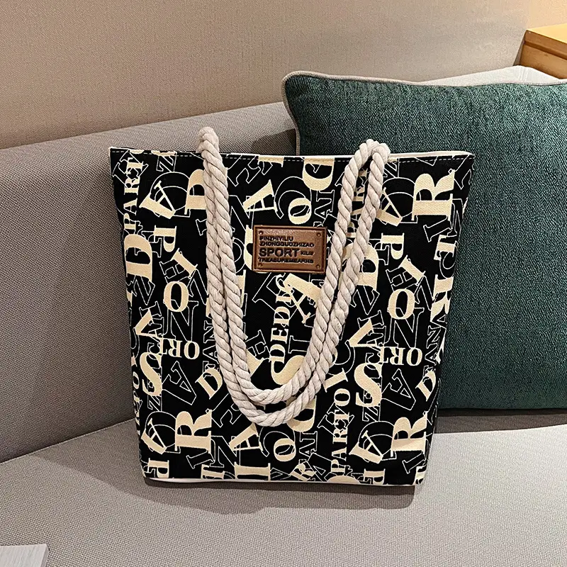 2023 Printed Women's Shoulder Bag Black White