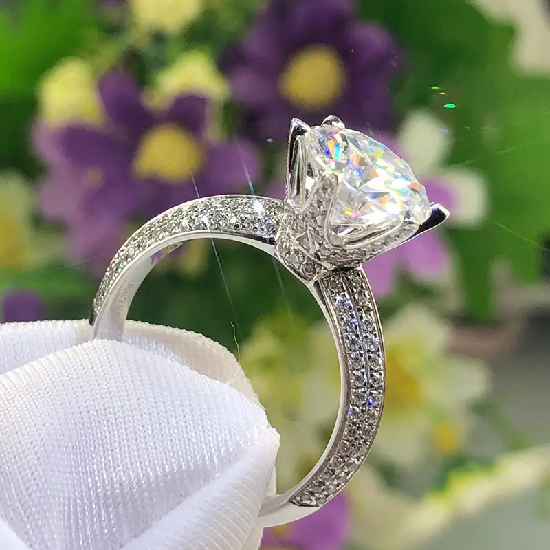 Luxury Six-Claw Moissanite Ring 18K White Gold - Image 2