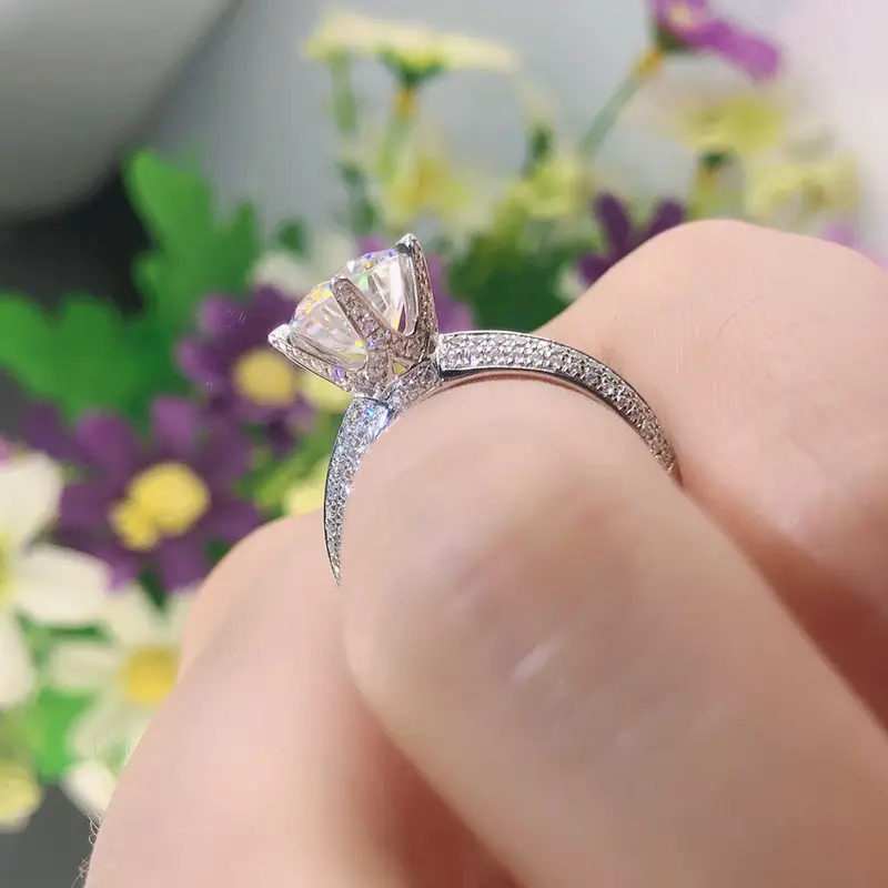 Luxury Six-Claw Moissanite Ring 18K White Gold - Image 3