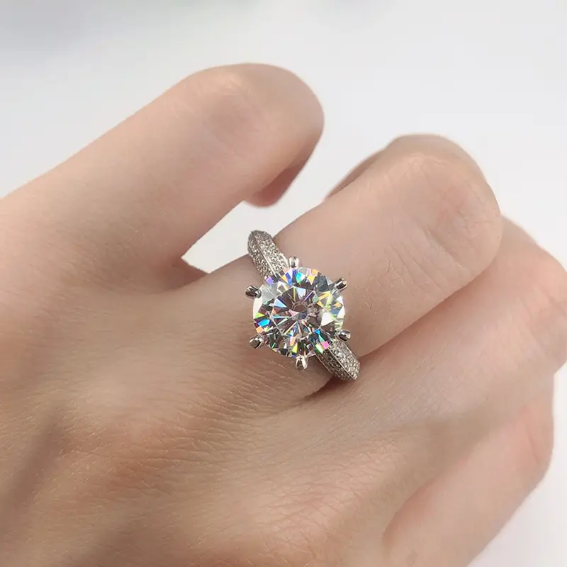 Luxury Six-Claw Moissanite Ring 18K White Gold - Image 4