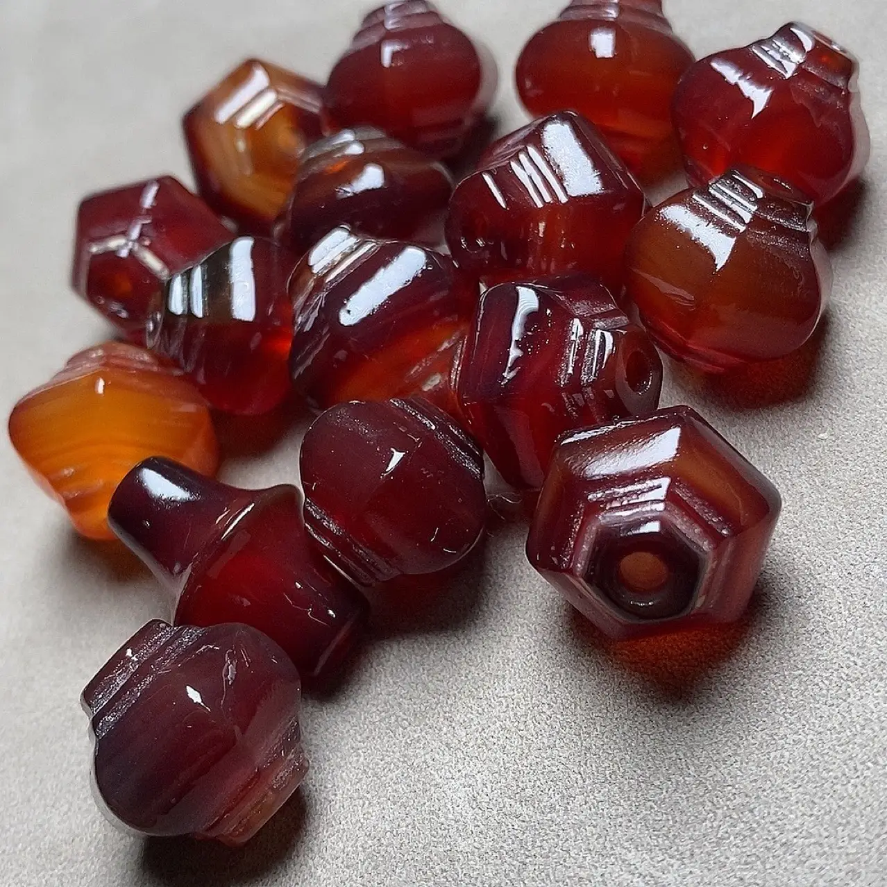Natural Agate Red Hexagonal Loose Beads — feature 6