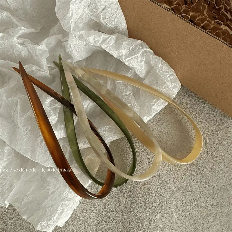 Elegant U-Shaped Hairpin for Girls in Green Brown Cream — feature 2