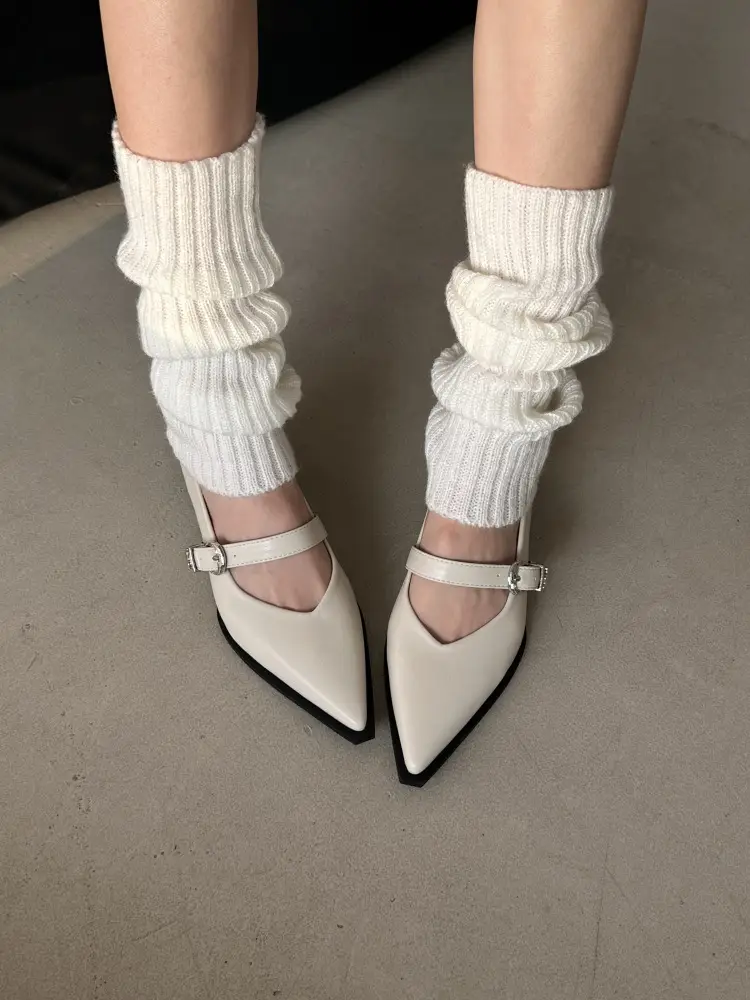 Pointed Toe French Style Mary Jane Shoes Women's Black White — feature 1